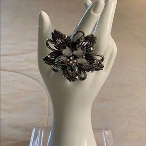 NEW- Beautiful Flower Stone Ring